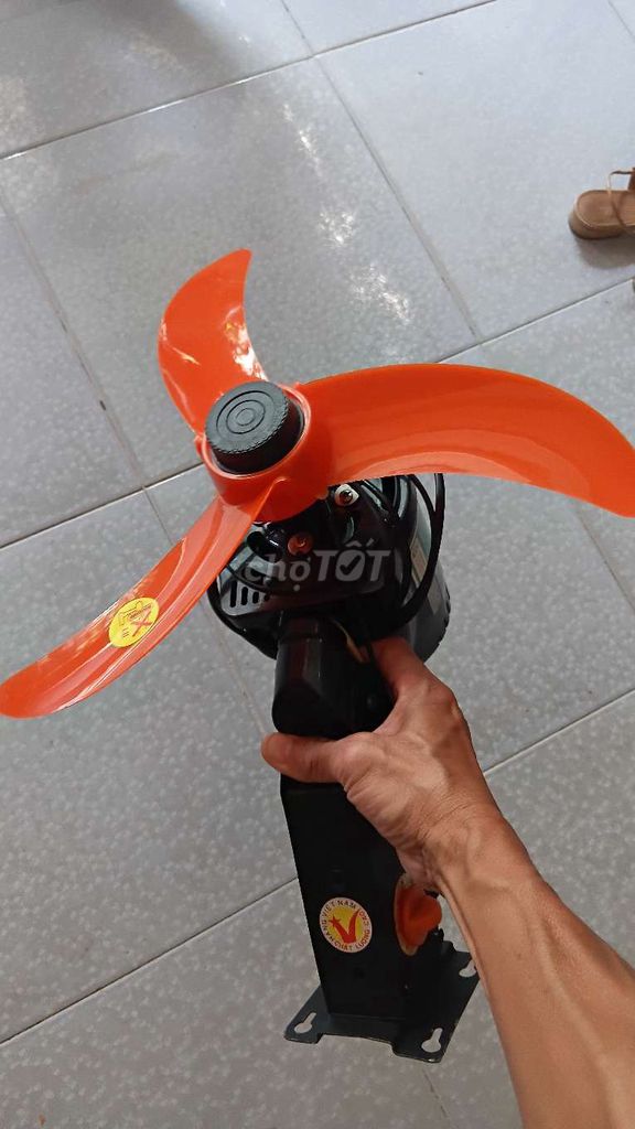 Quạt treo Cam Đen Đã vệ sinh. Mua bán Quạt tại Quận Ninh Kiều Cần Thơ được đăng bởi DAT KHOA  hình 1