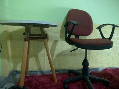 ghế văn phòng + bàn cao 70cm