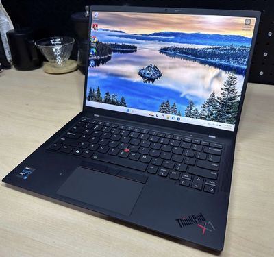 Thinkpad X1 Carbon Gen 9 i5 14 inch 16GB/256GB