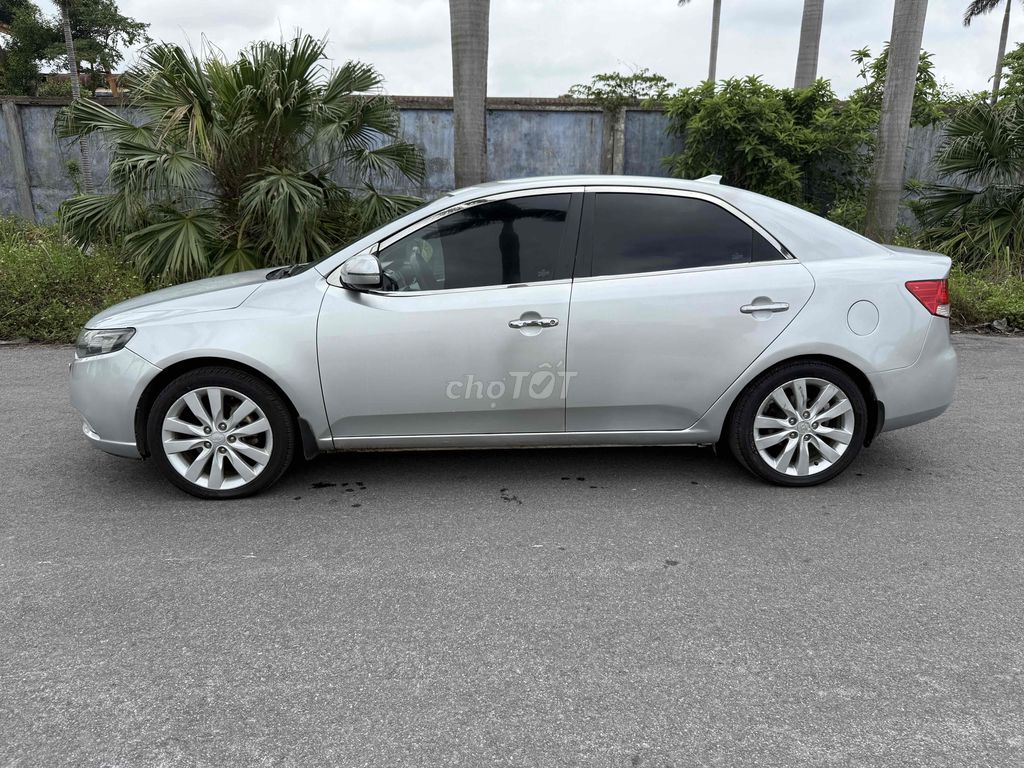 Kia Forte 2011 SX 1.6 MT - 140000 km xe gia đình