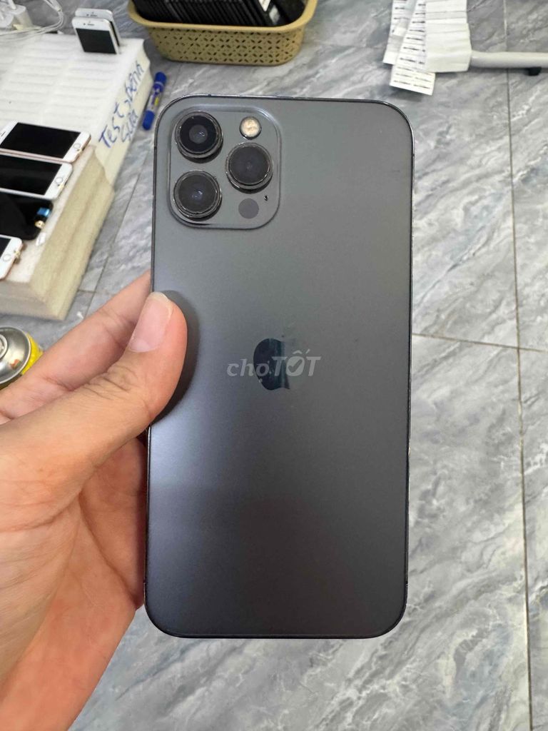 iPhone 12 Pro Max 256GB kính camera nứt 2.5 rung. Mua bán Điện thoại tại Quận 4 Tp Hồ Chí Minh được đăng bởi Phan Pha hình 1