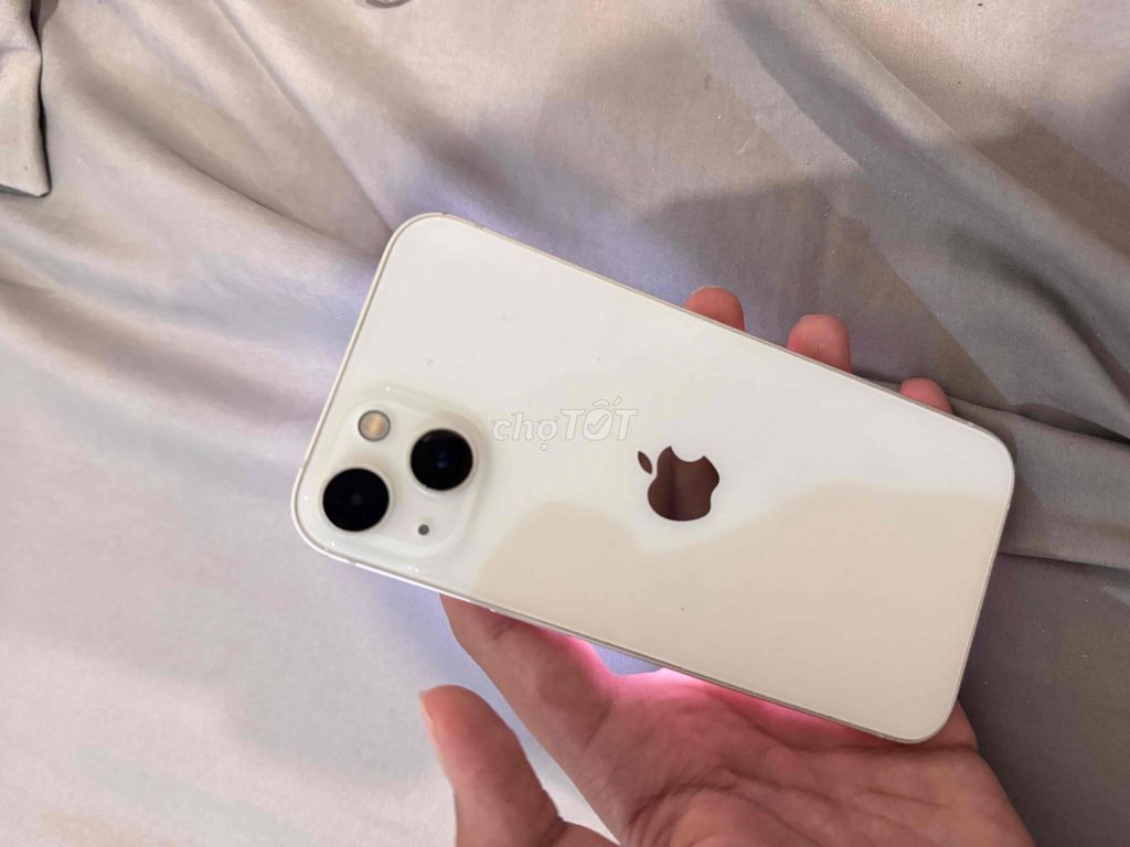 iPhone 13 Trắng Đã qua sử dụng. Mua bán Điện thoại tại Quận 6 Tp Hồ Chí Minh được đăng bởi Hưng Lê hình 1