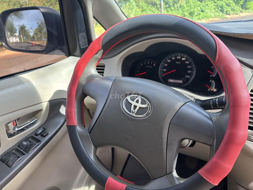 Toyota Innova 2.0E 2015 màu đen 8 chỗ. Mua bán Ô tô tại Thành phố Buôn Ma Thuột Đắk Lắk được đăng bởi Tuấn hình 2