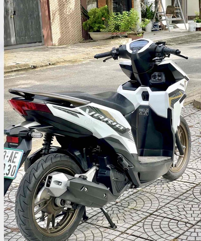 Vario 125 2024 Trắng biển 43. Trả trước 12tr
