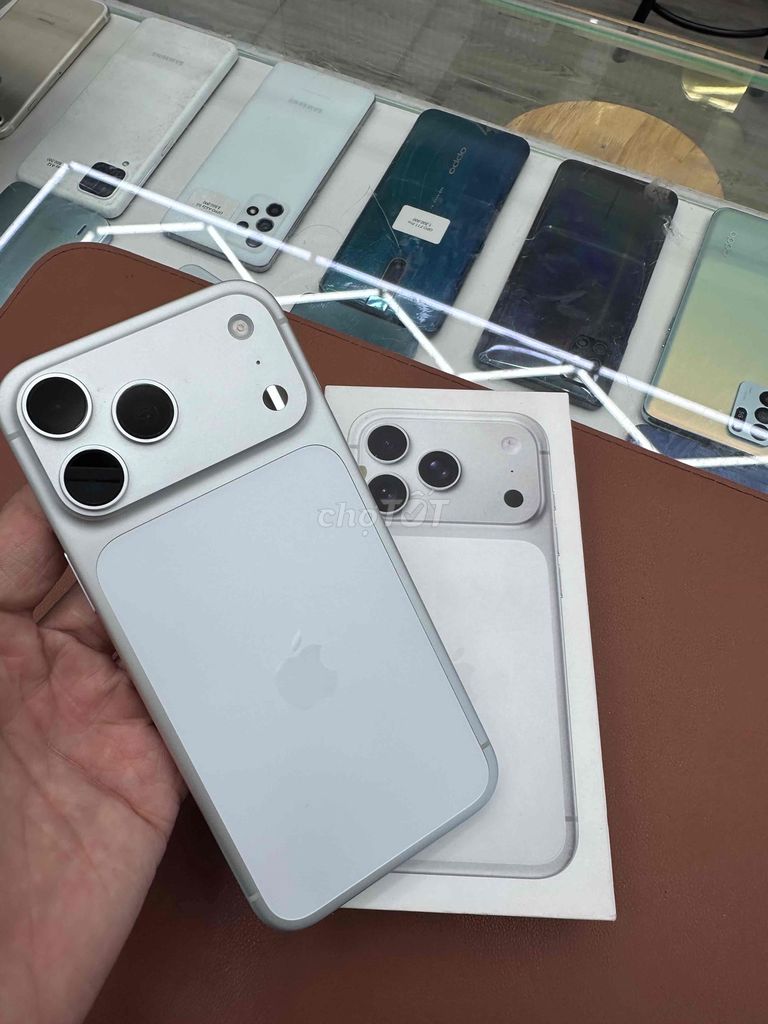 Apple iPhone 17 Pro Max 512GB Trắng. Mua bán Điện thoại tại Huyện Hóc Môn Tp Hồ Chí Minh được đăng bởi Đình Đạt Lương hình 1