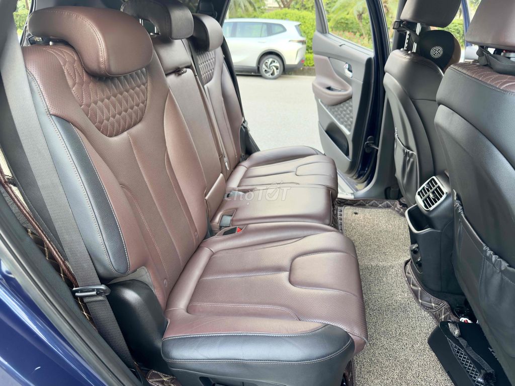 Hyundai SantaFe  2.2L Dầu Premium 2020. Mua bán Ô tô tại Quận Long Biên Hà Nội được đăng bởi Tạ Dũng hình 9