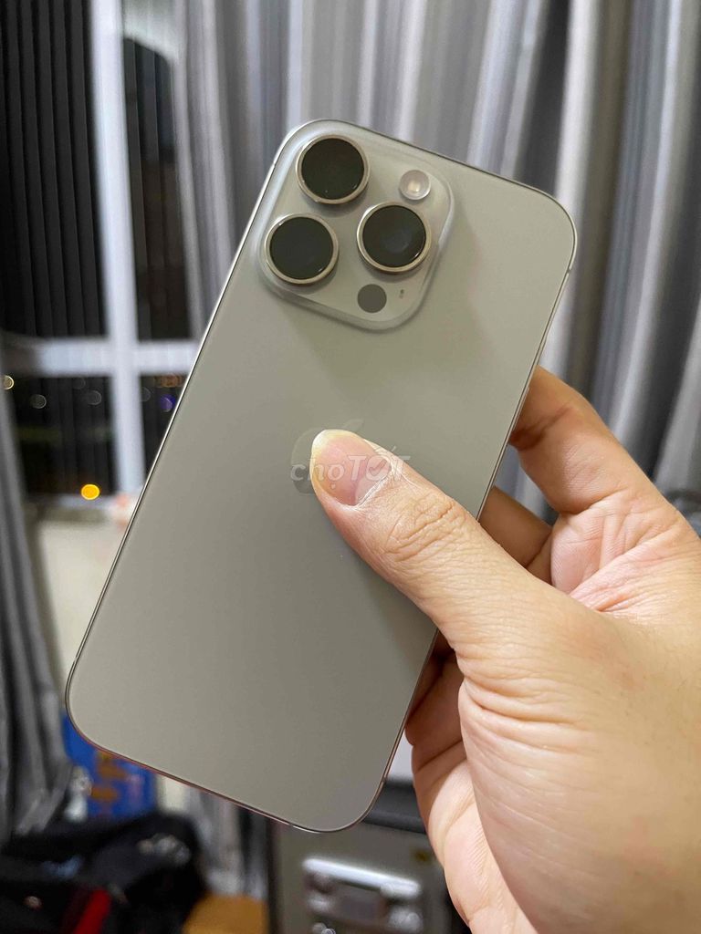 iPhone 16 Pro 256GB  tự nhiên khay sim zin áp. Mua bán Điện thoại tại Quận Long Biên Hà Nội được đăng bởi Phạm Xuân Quý hình 1