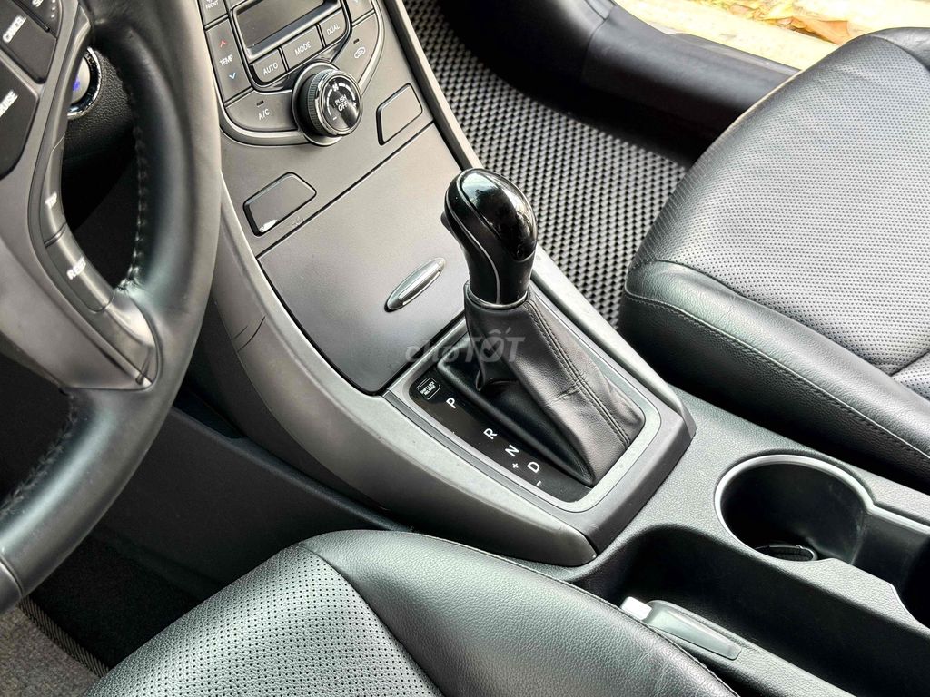 Hyundai Elantra GLS nhập 2015 1.8 AT. Mua bán Ô tô tại Quận Tân Phú Tp Hồ Chí Minh được đăng bởi Lê Băng Vinh hình 9