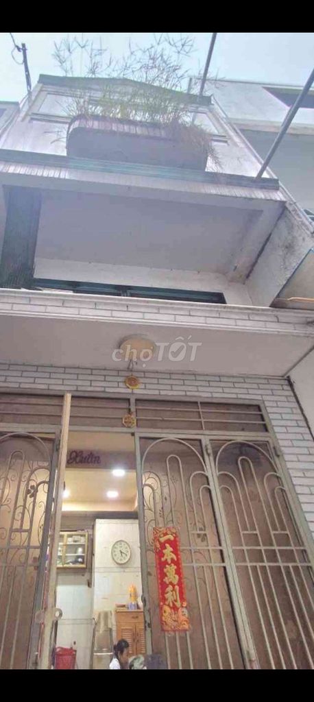 Bán nhà ,Đường cách mạng tháng 8, 20M2, 3 tầng ,Giá : 2.95Tỷ