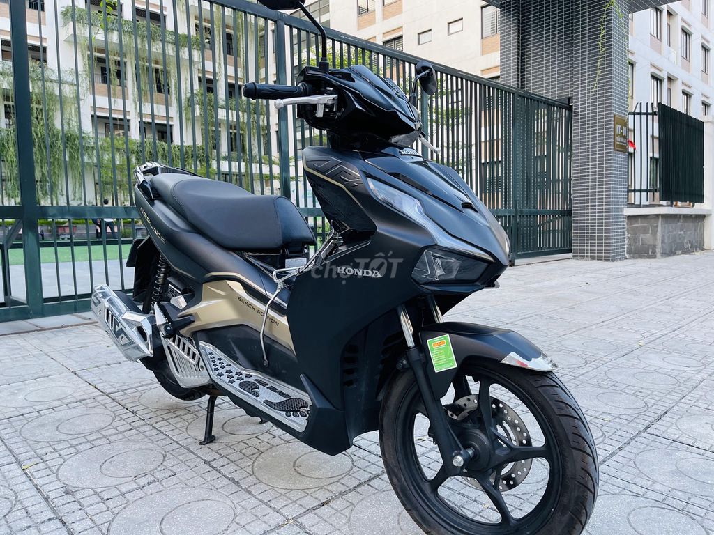 Honda Airblade Black Edition màu Đen 2024