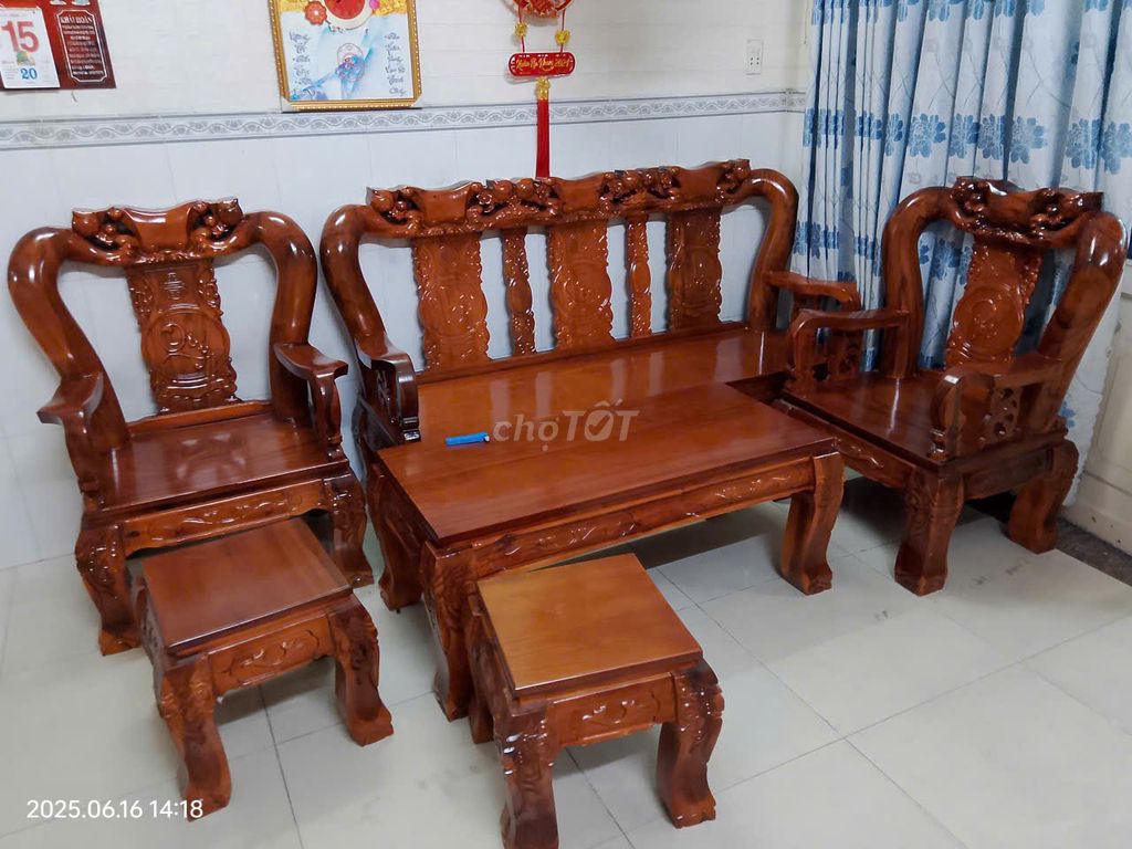 Bộ bàn ghế salon gỗ xoan đào tay 12 bao ship. Mua bán Bàn ghế tại Quận 8 Tp Hồ Chí Minh được đăng bởi Trương Văn Linh hình 1