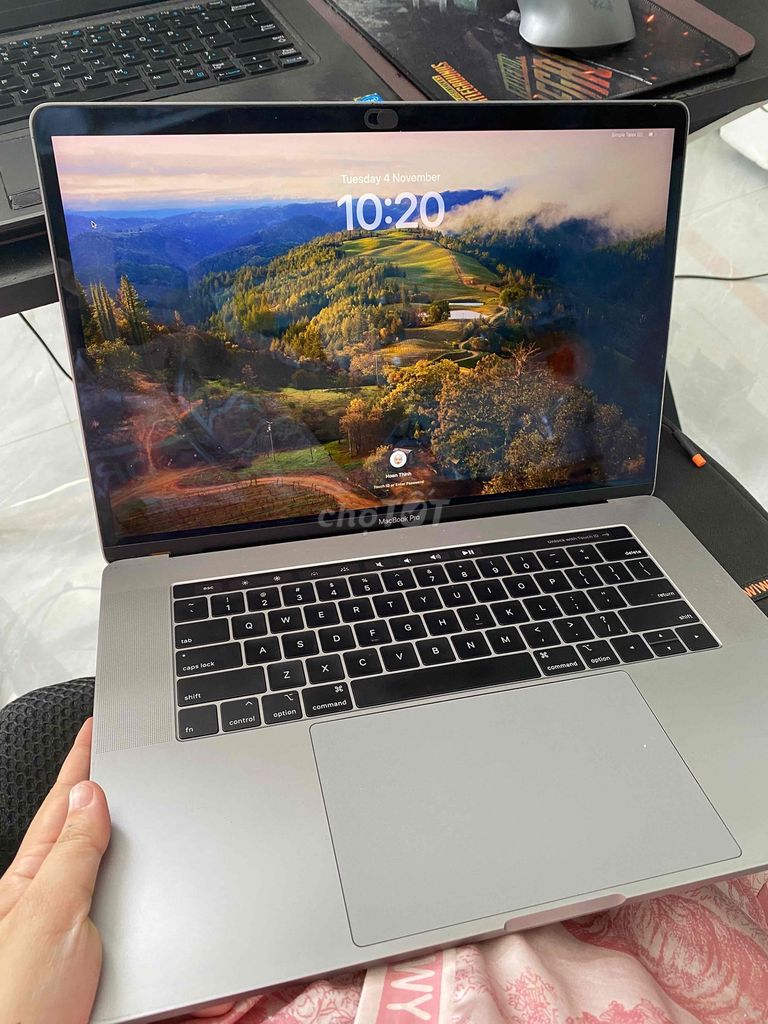 Apple MacBook Pro i9 15.4 inch 16GB. Mua bán Laptop tại Quận Ngũ Hành Sơn Đà Nẵng được đăng bởi Kiều Trang hình 1