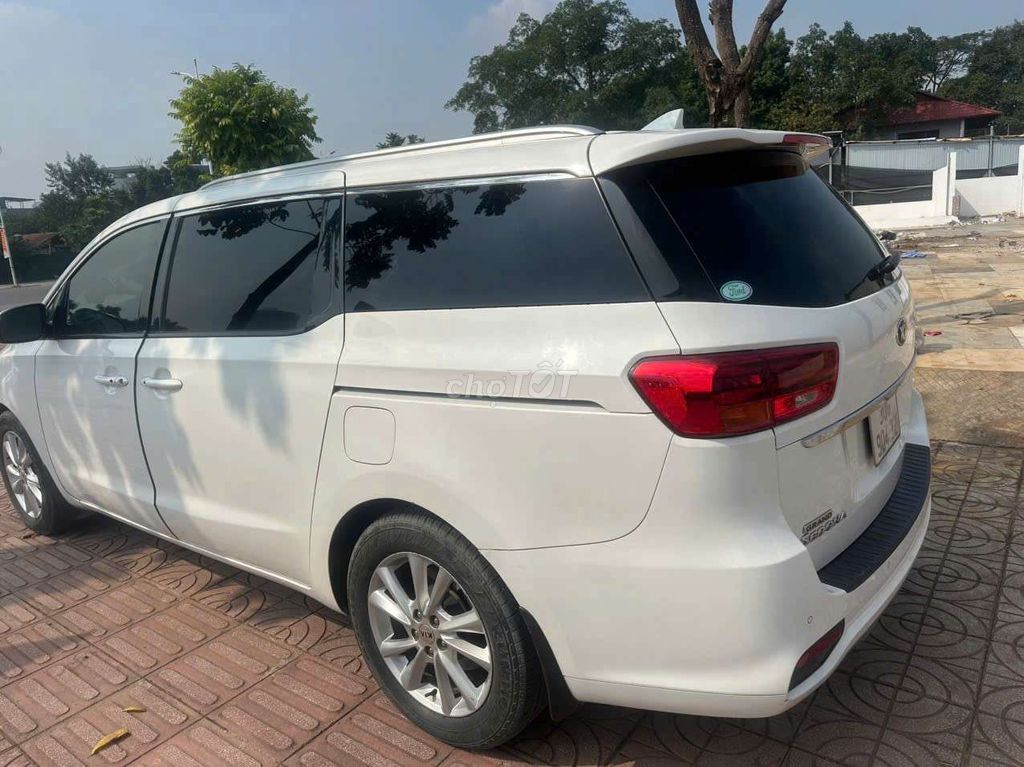 Kia Sedona Trắng Tự động. Mua bán Ô tô tại Quận Long Biên Hà Nội được đăng bởi Phạm trọng hình 3