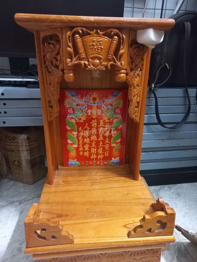 Bàn thờ Thần Tài Gỗ Nâu. Mua bán Nội thất, đồ gia dụng khác tại Quận Ninh Kiều Cần Thơ được đăng bởi Nhi Nhi hình 1