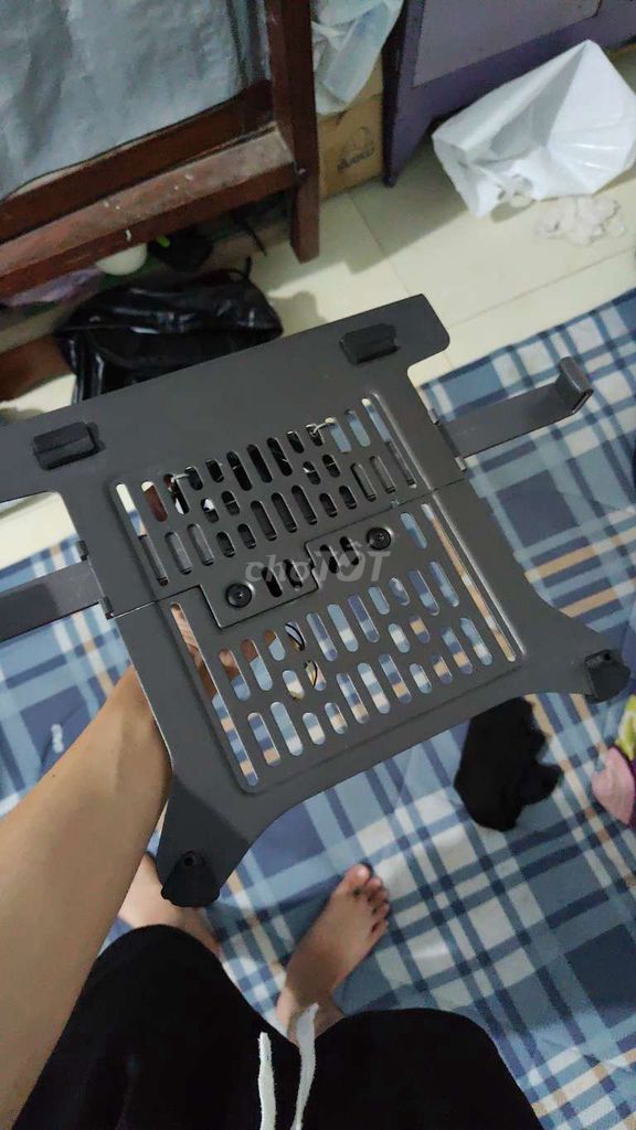 Giá đỡ laptop Kim loại Xám. Mua bán Phụ kiện (Màn hình, Chuột...) tại Huyện Cần Đước Long An được đăng bởi Hoàng Khánh Bỉn Nguyễn hình 1