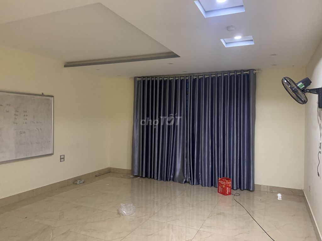 Cho thuê văn phòng phố nguyễn ngọc nại,dtsd 75m2