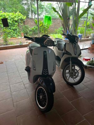 Piaggio Vespa Sprint 2021 Trắng 7000 km. Mua bán Xe máy tại Quận Nam Từ Liêm Hà Nội được đăng bởi Anh Khánh Khánh