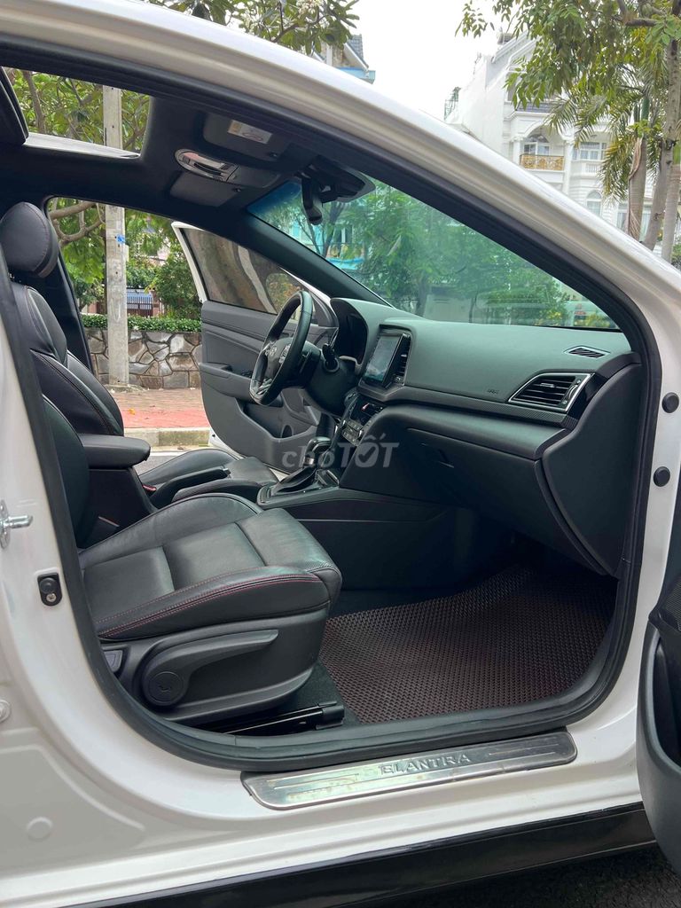 Hyundai Elantra 1.6 Sport 2018. Mua bán Ô tô tại Quận 8 Tp Hồ Chí Minh được đăng bởi Đông Mai hình 8