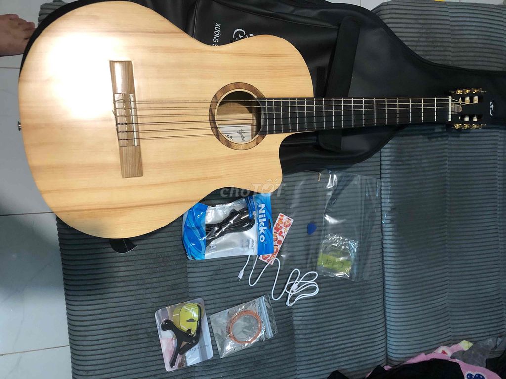 Đàn guitar có bluetool và chỉnh âm. Mua bán Nhạc cụ tại Huyện Bình Chánh Tp Hồ Chí Minh được đăng bởi le quang phú hình 1