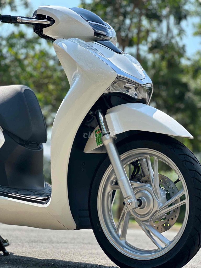 Honda SH 160i 2025 Trắng 1000 km. Mua bán Xe máy tại Quận Gò Vấp Tp Hồ Chí Minh được đăng bởi CHXM 86 chuyên bán xe trả góp hình 17