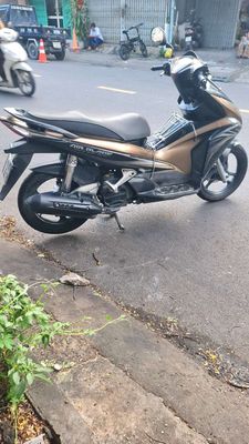 Honda Air Blade 2012 FI Đen Vàng đồng. Mua bán Xe máy tại Quận 11 Tp Hồ Chí Minh được đăng bởi CỬA HÀNG XE MÁY LONG HỔ