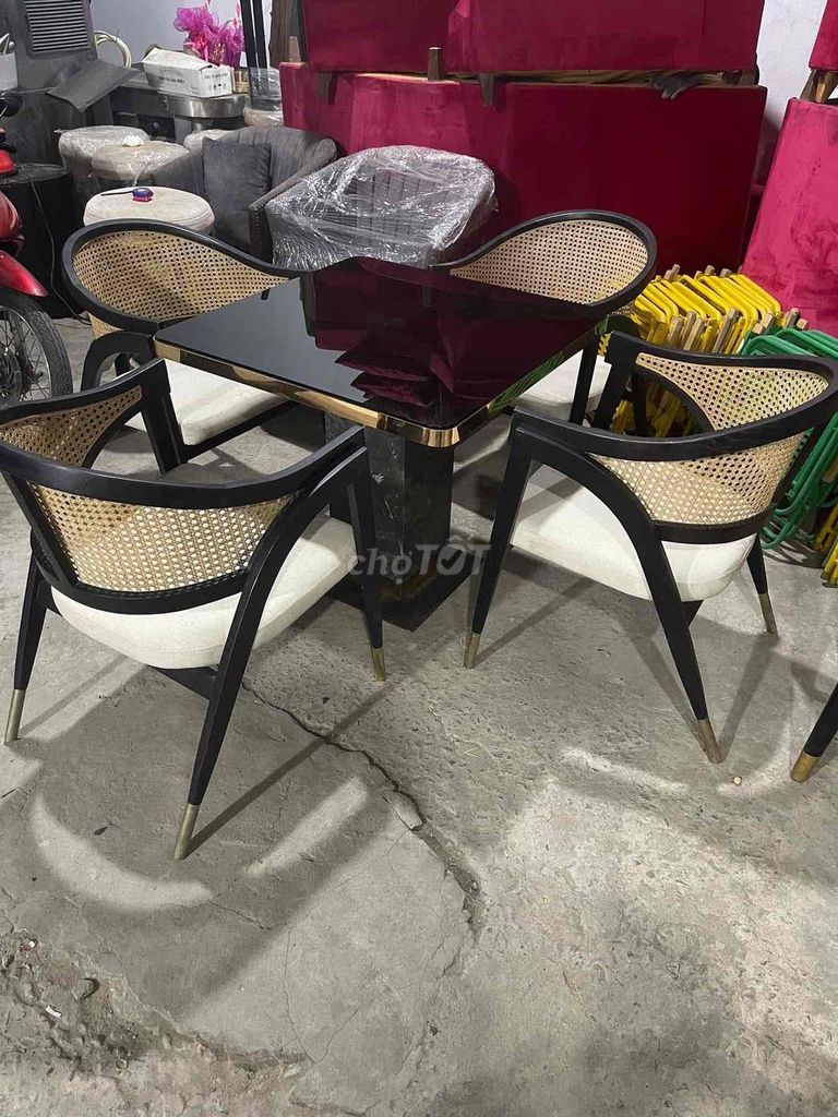 Bộ bàn ghế Đá, Gỗ, Mây Đen, Vàng kem 4 ghế mới 100. Mua bán Bàn ghế tại Huyện Bình Chánh Tp Hồ Chí Minh được đăng bởi Võ thị câ hình 1
