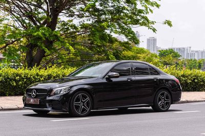 C300_AMG model 2020 màu đen mượt như Sunsilk. Mua bán Ô tô tại Quận 7 Tp Hồ Chí Minh được đăng bởi Dương Phương