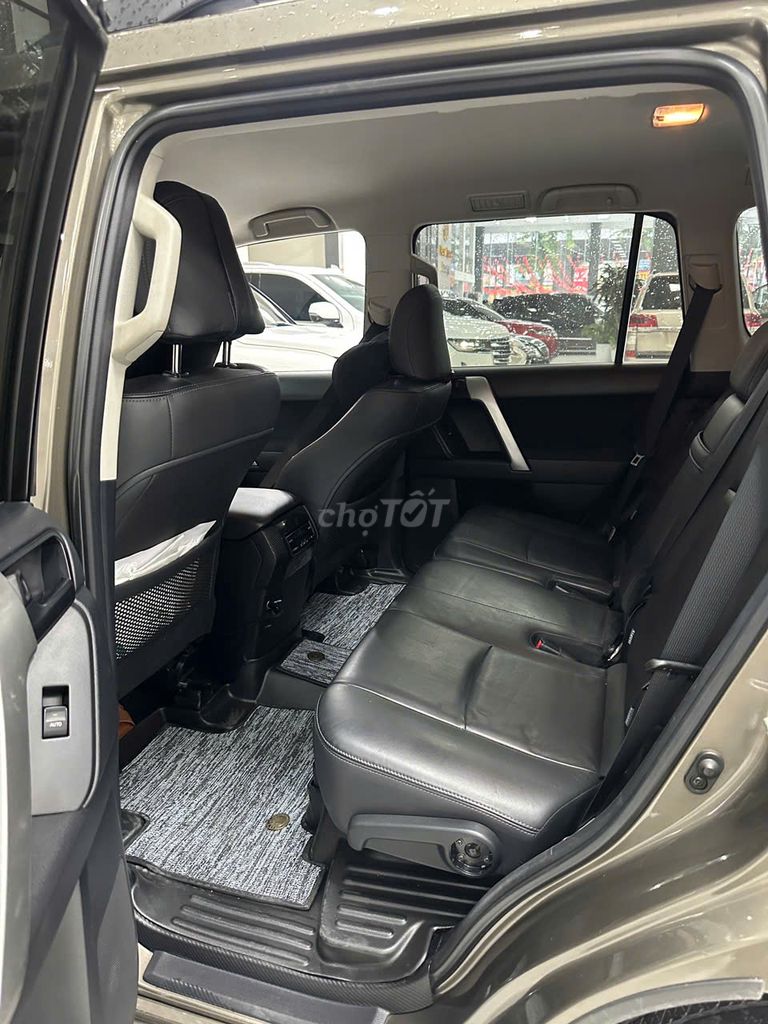 Toyota Land Cruiser Prado 2016 TXL 2.7L 13 vạn Km. Mua bán Ô tô tại Quận Bắc Từ Liêm Hà Nội được đăng bởi Viet Auto hình 10