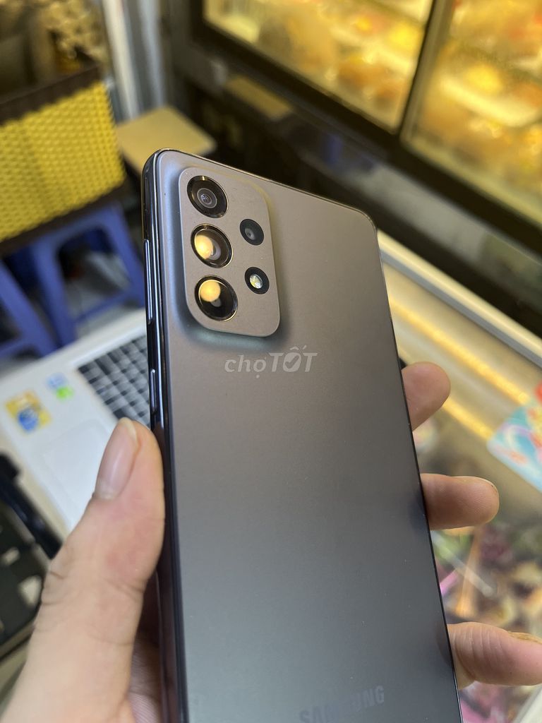 Samsung Galaxy A73 Xám Sọc màn. Mua bán Điện thoại tại Quận Cầu Giấy Hà Nội được đăng bởi Nguyễn Quang Nam hình 1