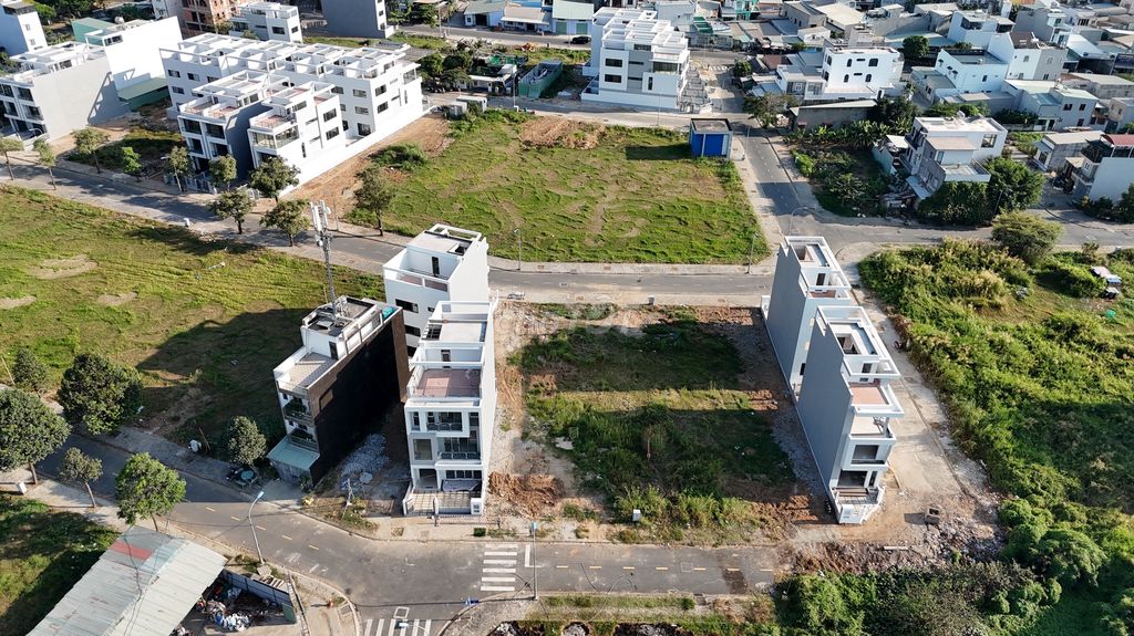 Cần bán đất nền mặt tiền đường, Quận 9 - Full thổ cư, giá 30 triệu/m2