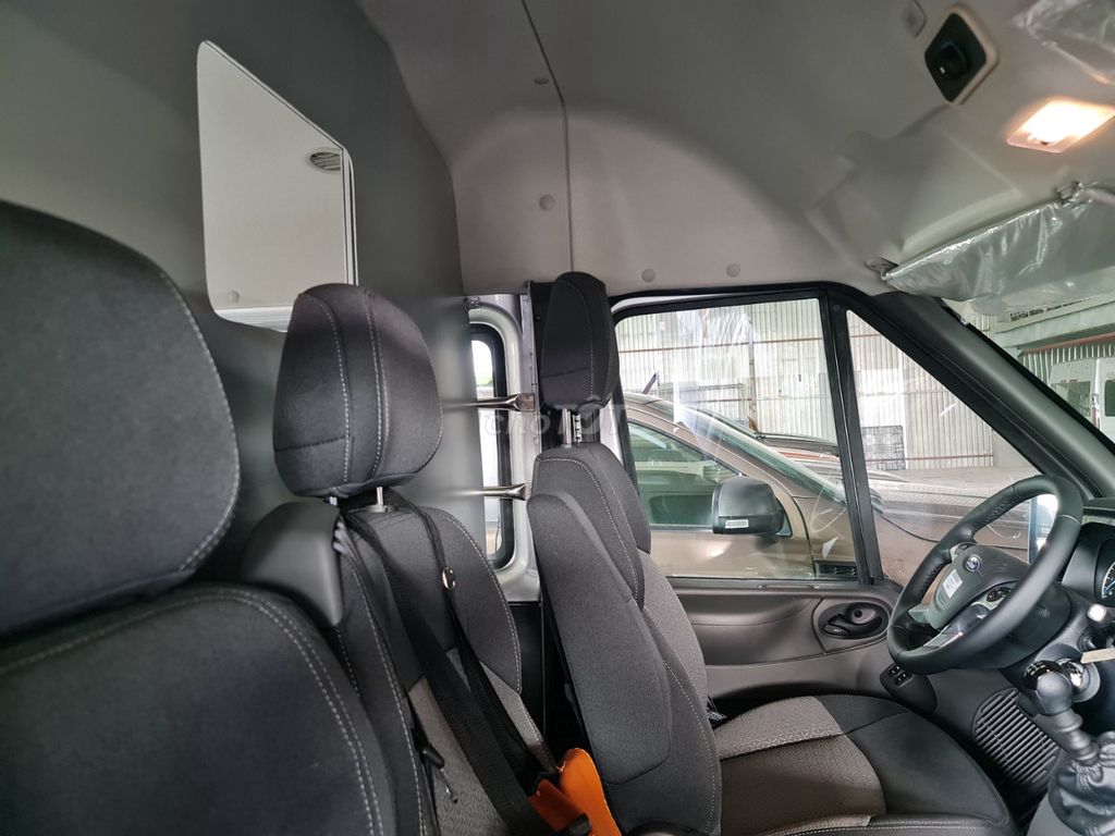 Ford Transit Van Bản cao cấp Bạc 2025 vay 70%. Mua bán Ô tô tại Quận Tân Phú Tp Hồ Chí Minh được đăng bởi Đức hình 4