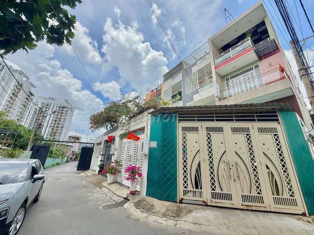 NHÀ PHỐ NGAY GIGAMALL - 4PN 4WC - KHU VEN SÔNG - HIỆP BÌNH CHÁNH, TĐ