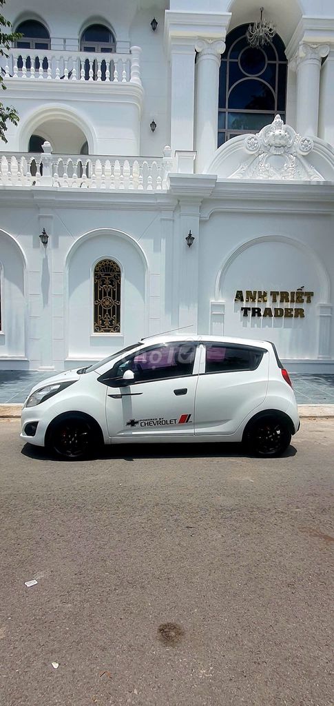 Chevrolet Spark 2017 màu trắng, máy 1.2, 5 chỗ.. Mua bán Ô tô tại Quận Ninh Kiều Cần Thơ được đăng bởi Nguyễn Tài hình 1