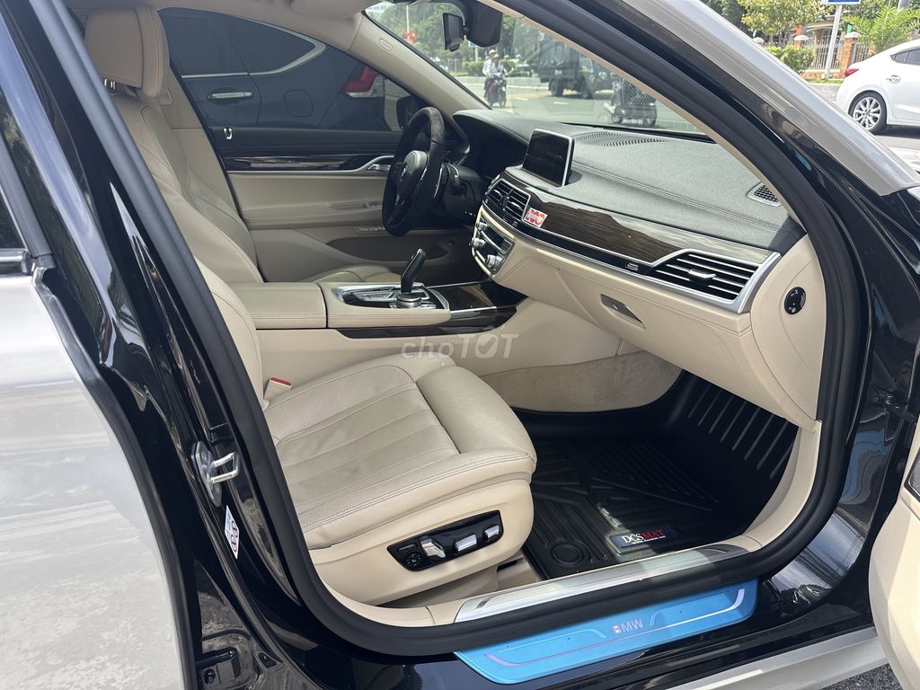 BMW 730Li sx 2017 đklđ 2020 lăn bánh chỉ 48.000km. Mua bán Ô tô tại Quận Tân Phú Tp Hồ Chí Minh được đăng bởi Phước Nguyễn hình 10