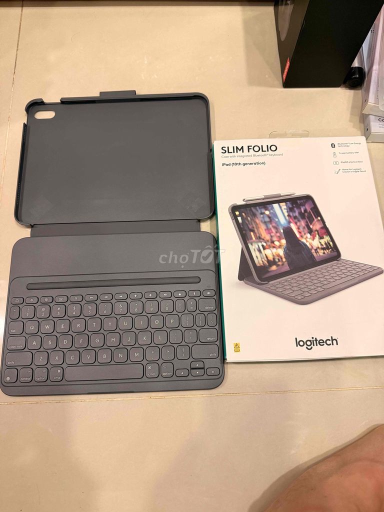 Bàn phím Logitech Slim Folio Xám. Mua bán Phụ kiện (Màn hình, Chuột...) tại Quận 5 Tp Hồ Chí Minh được đăng bởi Minh hình 1