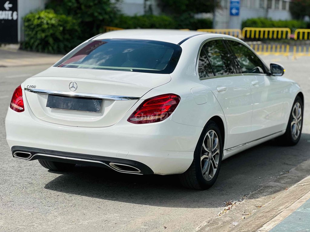 Mercedes Benz C200 2016 Hỗ Trợ Bank 65%. Mua bán Ô tô tại Quận Bình Tân Tp Hồ Chí Minh được đăng bởi Hoàng Thọ hình 4