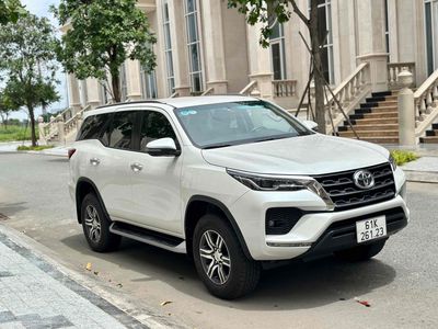 Toyota Fortuner 2022 2.4 4x2 AT - 29000 km. Mua bán Ô tô tại Thành phố Thủ Đức Tp Hồ Chí Minh được đăng bởi Đặng Tú Nguyên