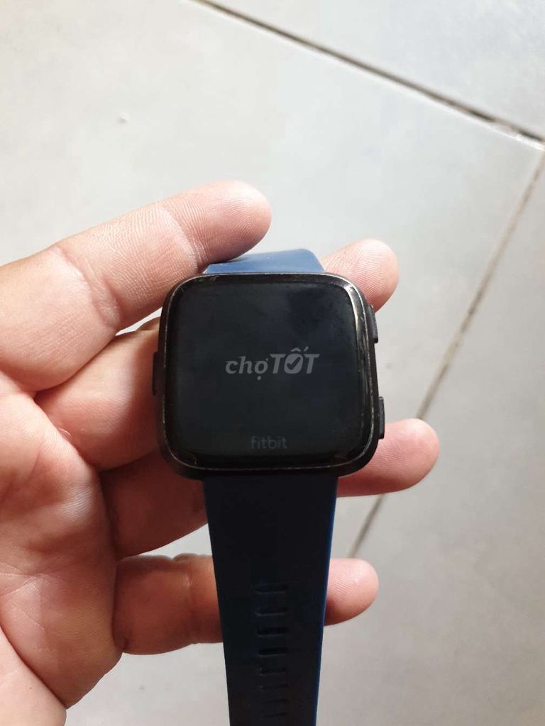 Đồng hồ Fitbit varse như hình