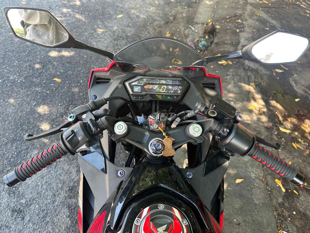 ít dùng cần pass lại CBR 150r nhập ido. Mua bán Xe máy tại Quận Sơn Trà Đà Nẵng được đăng bởi Huỳnh Chí Thanh hình 2