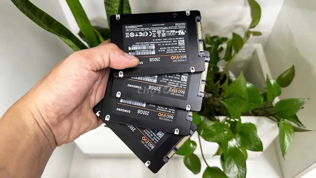 Ổ SSD samsung 250gb hàng lướt bh 24 tháng