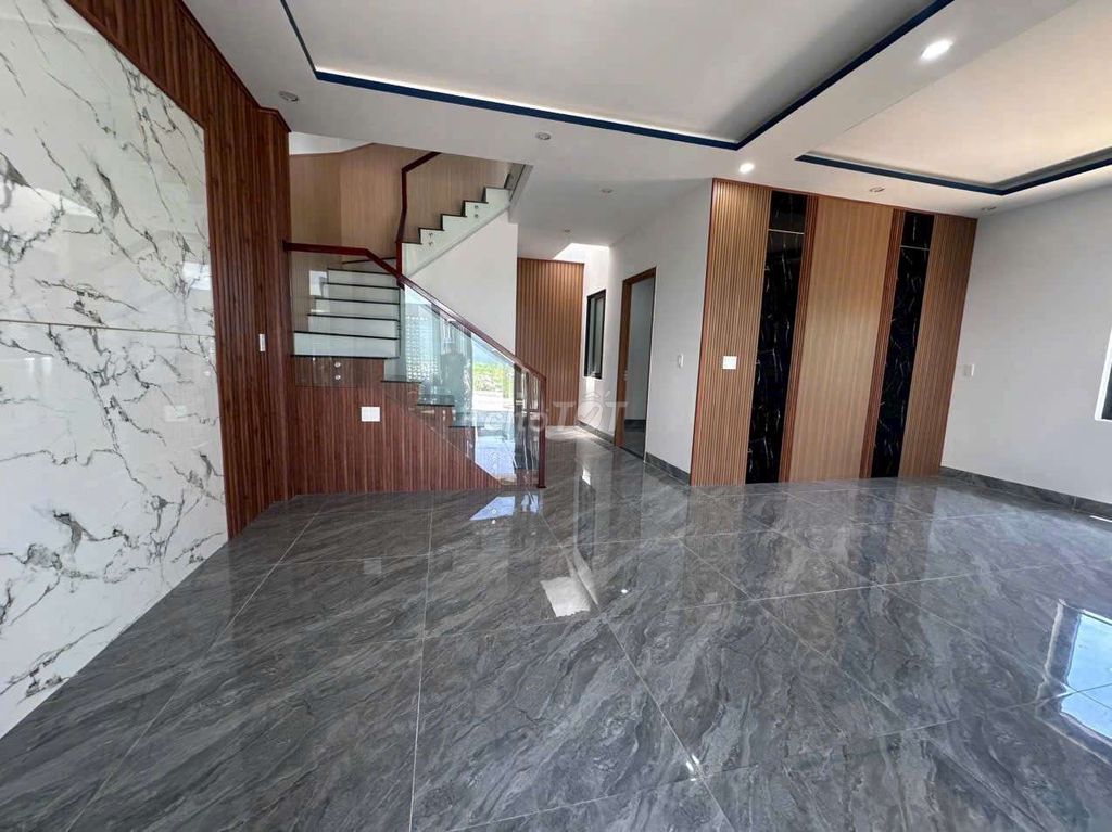BÁN NHÀ KIỆT OTO HÒA QUÝ