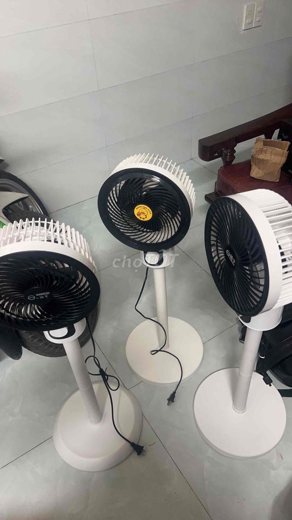 Quạt đứng Yangzi Trắng Đen. Mua bán Quạt tại Quận Lê Chân Hải Phòng được đăng bởi Đồ boom Shoppe hình 1