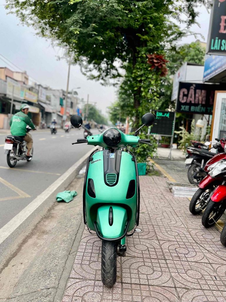 Vespa 3Vie 2013, biển Tp, máy bao êm  - có góp. Mua bán Xe máy tại Quận 8 Tp Hồ Chí Minh được đăng bởi Võ Thanh Nhựt hình 1
