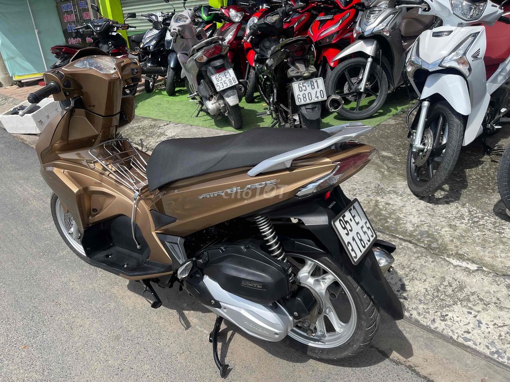 Honda Air Blade  siêu nhân xe keng bs65. Mua bán Xe máy tại Quận Ninh Kiều Cần Thơ được đăng bởi Cửa Hàng xe máy Hoàng Hải hình 3