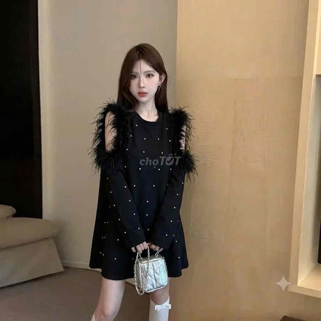 Áo tay dài Nữ Lông, Đá Hở vai Đen. Mua bán Quần áo tại Quận Hoàng Mai Hà Nội được đăng bởi Thu Huyền hình 1