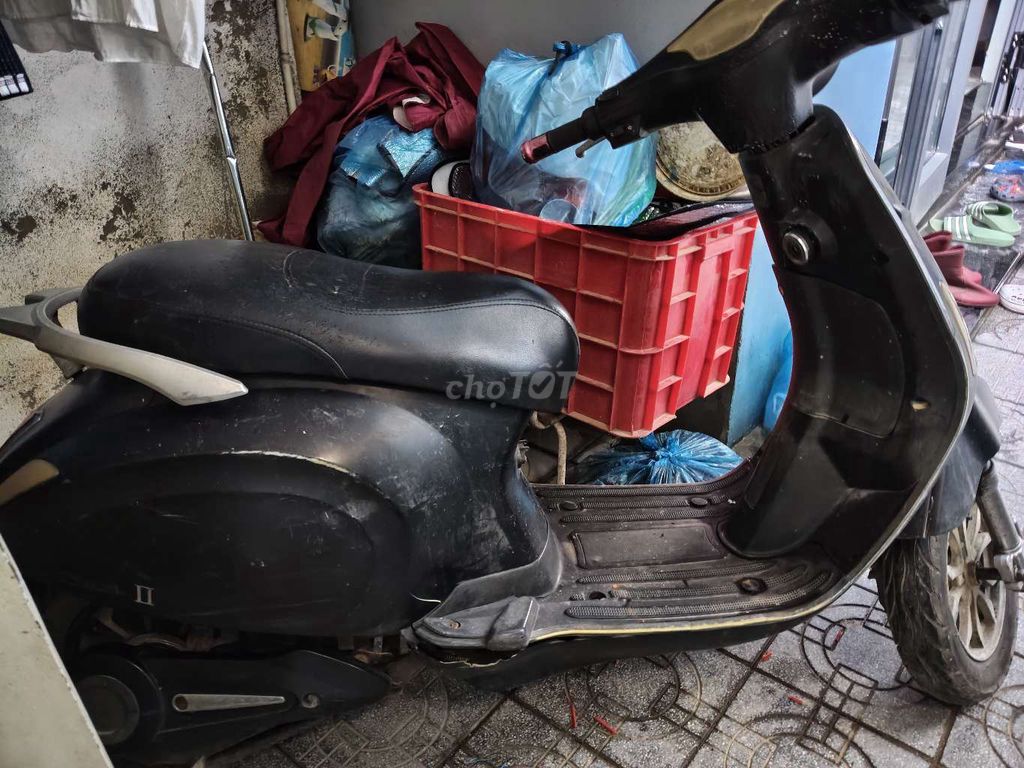 Xe máy điện màu đen đã qua sử dụng. Mua bán Xe điện tại Thành phố Huế Thừa Thiên Huế được đăng bởi Water Garden hình 1