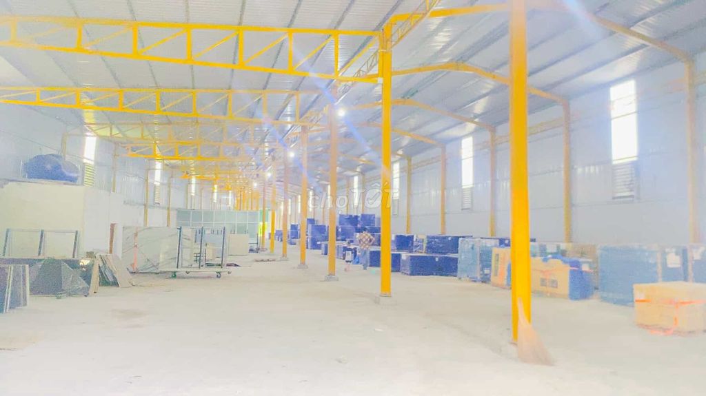 Cho thuê kho 1.700 m2 mặt tiền Võ Nguyên Giáp có điện 3 pha