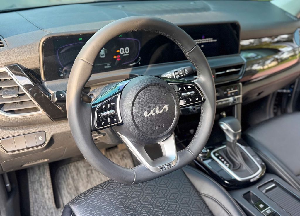 KIA Seltos Luxury 2025 Titan 10000 km. Mua bán Ô tô tại Thành phố Thủ Đức Tp Hồ Chí Minh được đăng bởi ĐỨC XE LƯỚT hình 5