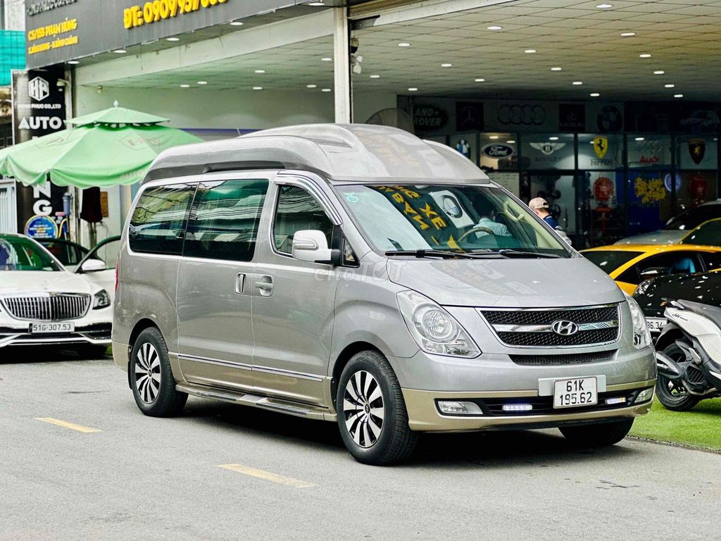 Hyundai Starex Limousine 9s Model 2016