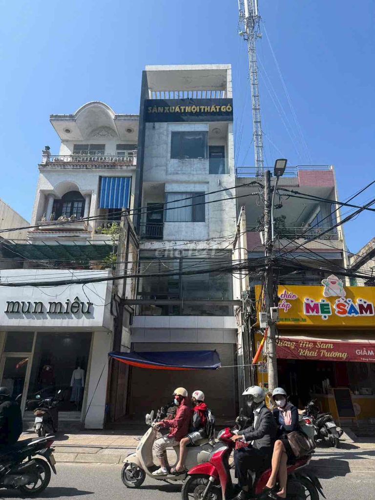 Nhà MT Hoàng Hoa Thám Sát Lê Duẩn Đoạn KD Sầm Uất